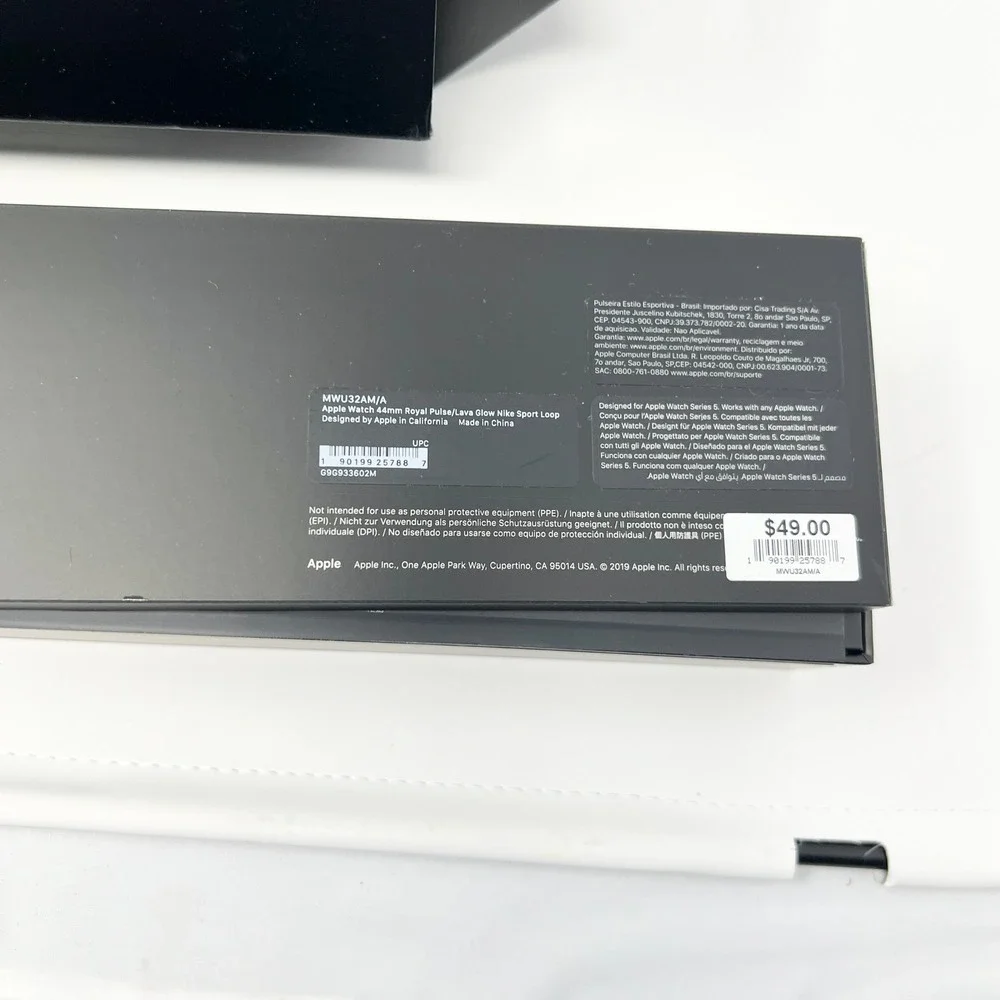 Apple Watch Nike Series 5 44mm Space Gray Aluminum Case GPS Sport Loop Gray